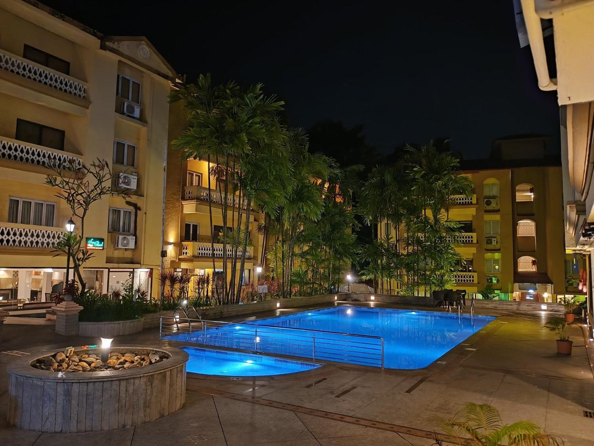 Golden Landmark Green Valley Beach Resort Dona Paula Buitenkant foto