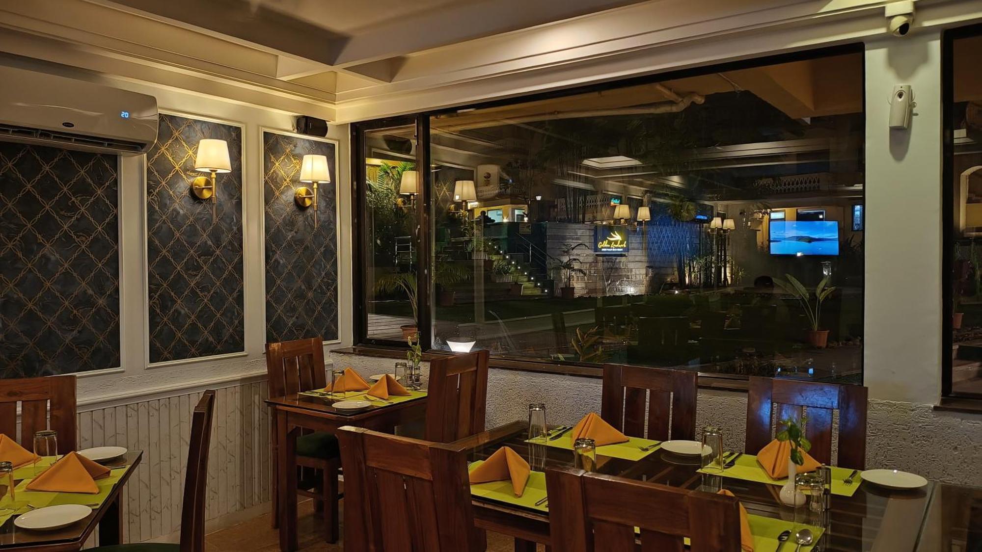 Golden Landmark Green Valley Beach Resort Dona Paula Buitenkant foto