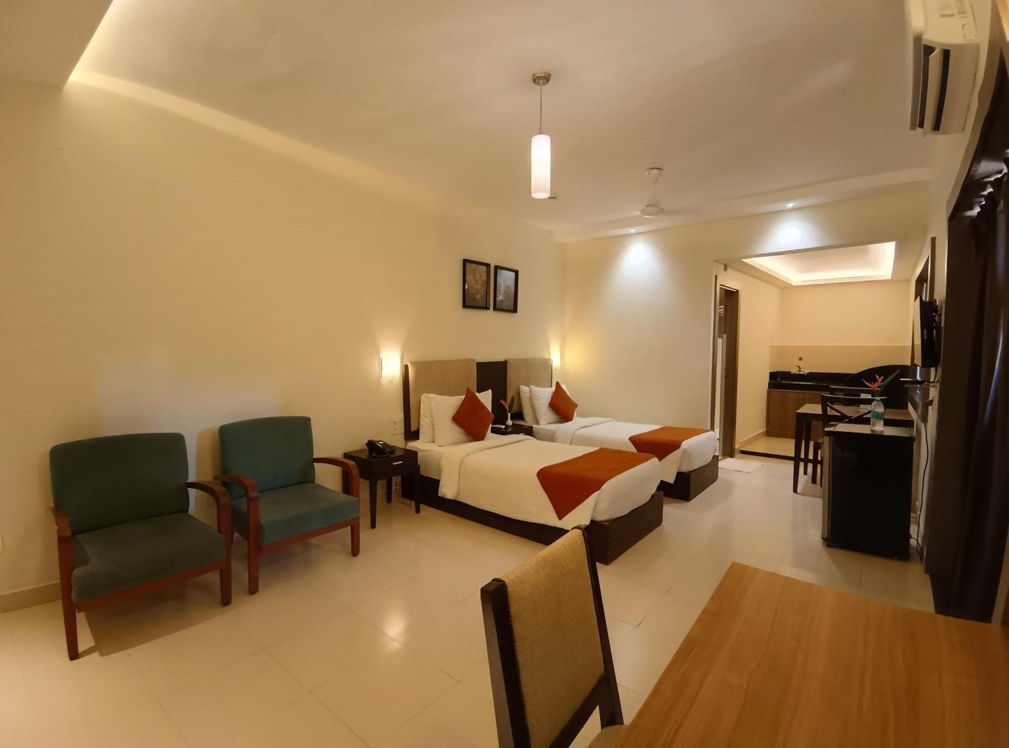 Golden Landmark Green Valley Beach Resort Dona Paula Buitenkant foto
